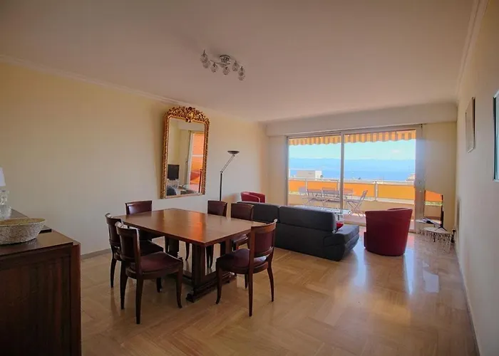 Cours General Leclerc Apartment