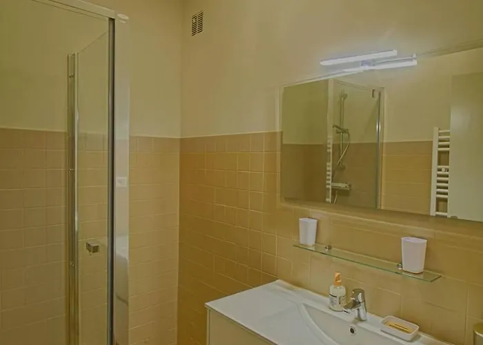 Cours General Leclerc Apartment *