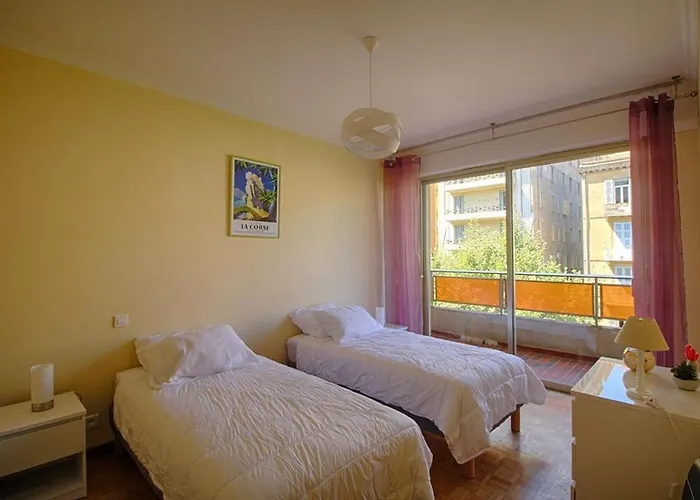 Apartment Cours General Leclerc