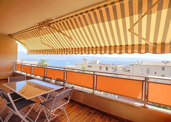 Cours General Leclerc Apartment *